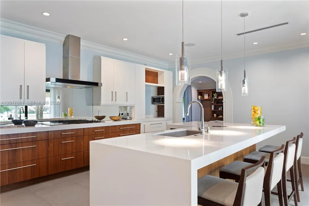 250 W San Marino Dr Miami Beach, FL 33139