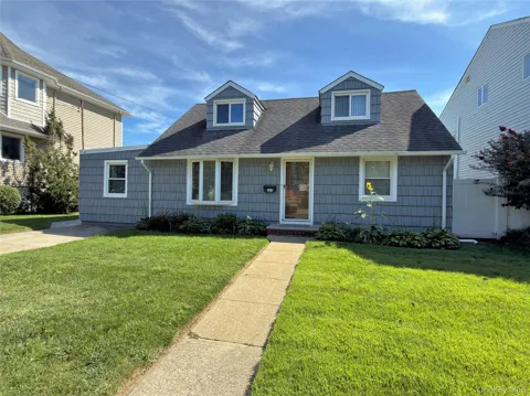 265 W Windsor Parkway