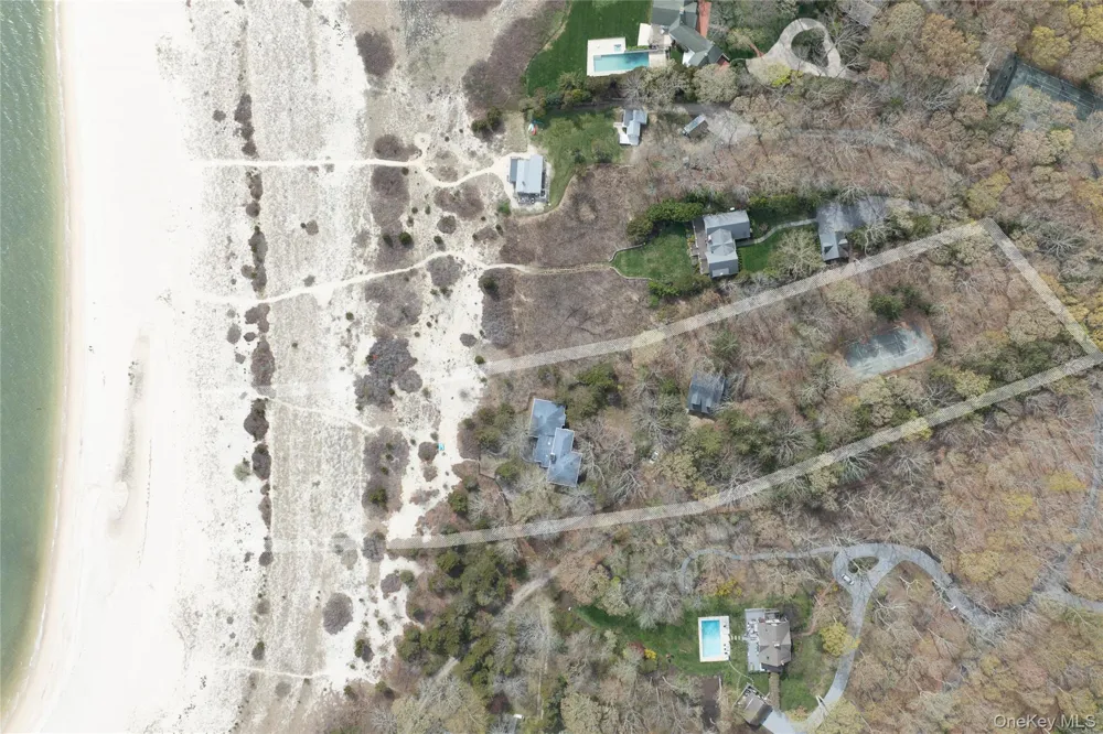 1480 Old Wood Path Southold, NY 11971