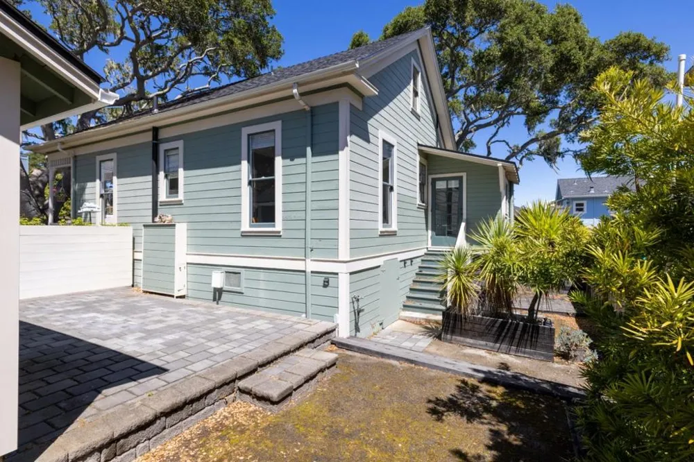 215 Lobos Avenue Pacific Grove, CA 93950