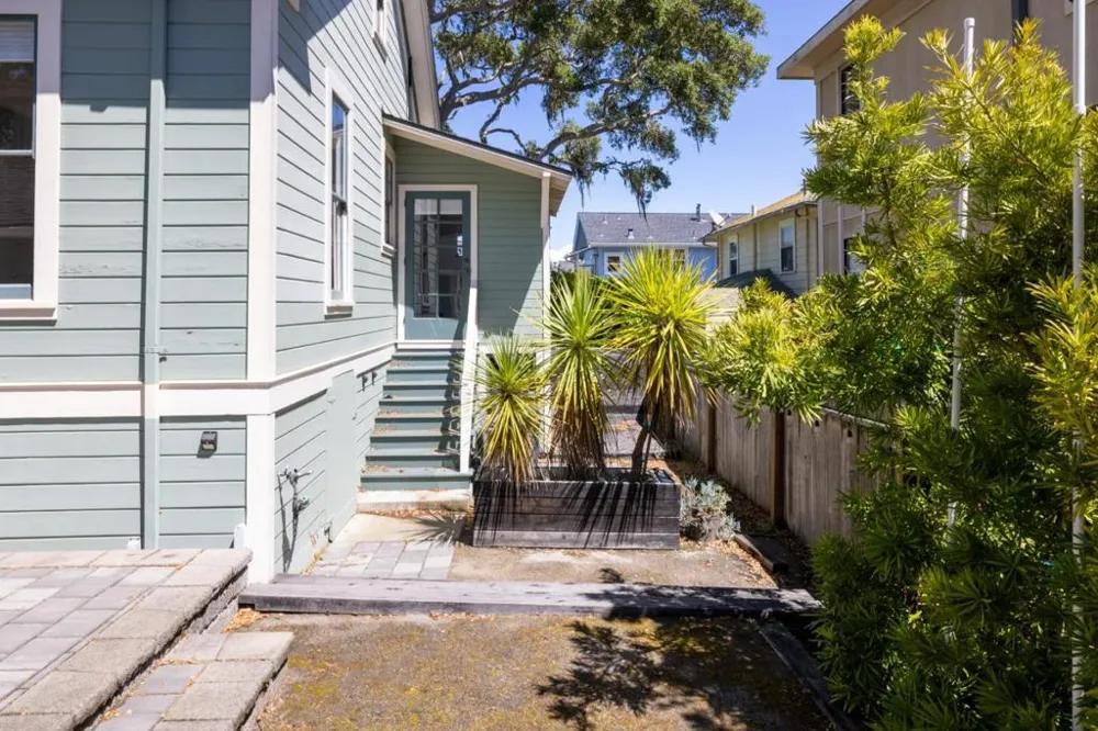 215 Lobos Avenue Pacific Grove, CA 93950
