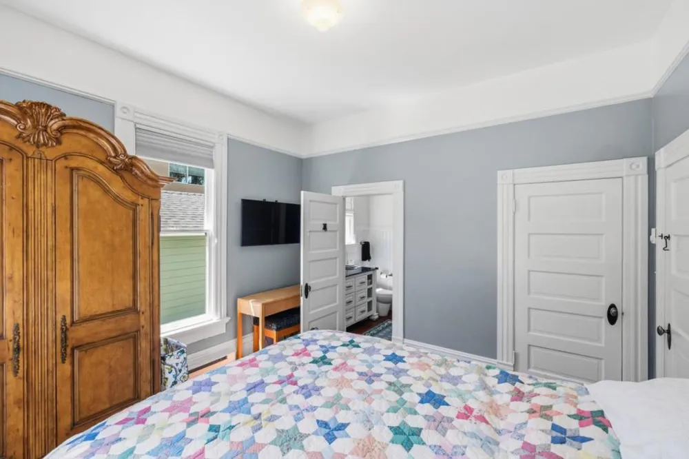 215 Lobos Avenue Pacific Grove, CA 93950