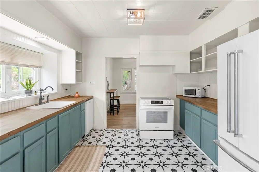 487 E 3rd Avenue #A & B Chico, CA 95926