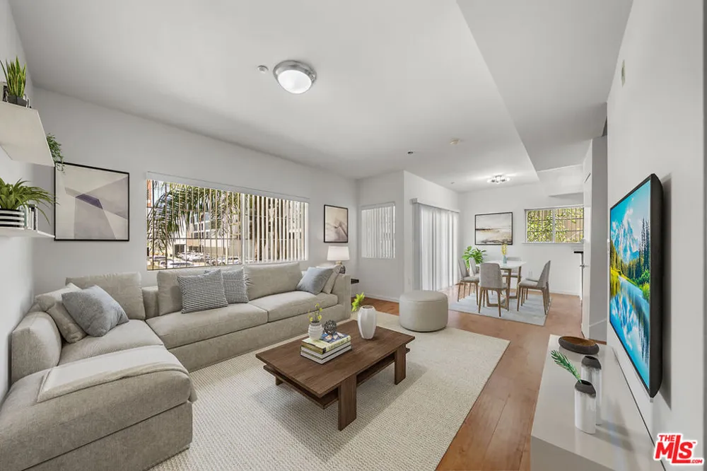 2864 Sunset Place #201 Los Angeles, CA 90005