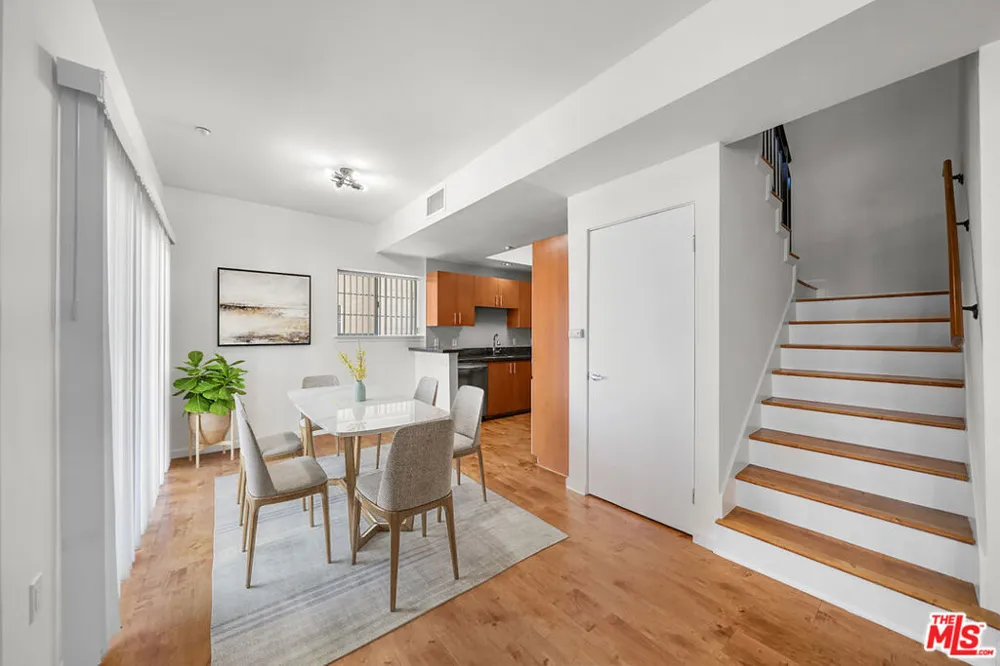 2864 Sunset Place #201 Los Angeles, CA 90005