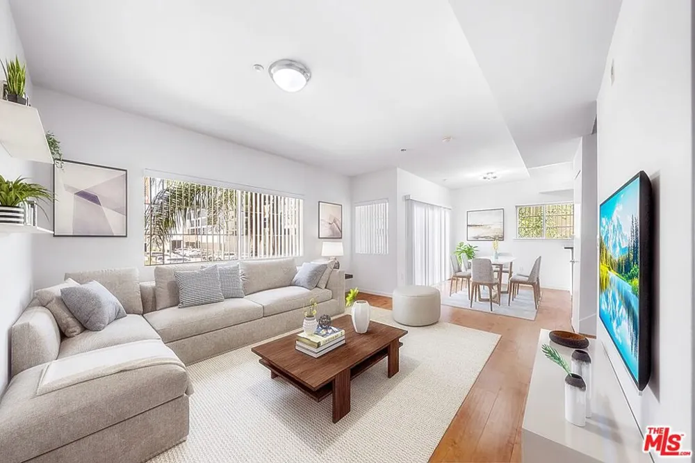2864 Sunset Place #201 Los Angeles, CA 90005