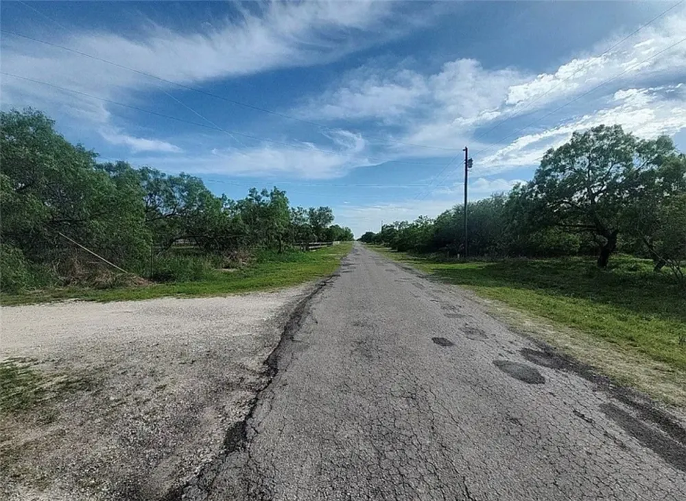 272 County Road 324 Alice, TX 78332