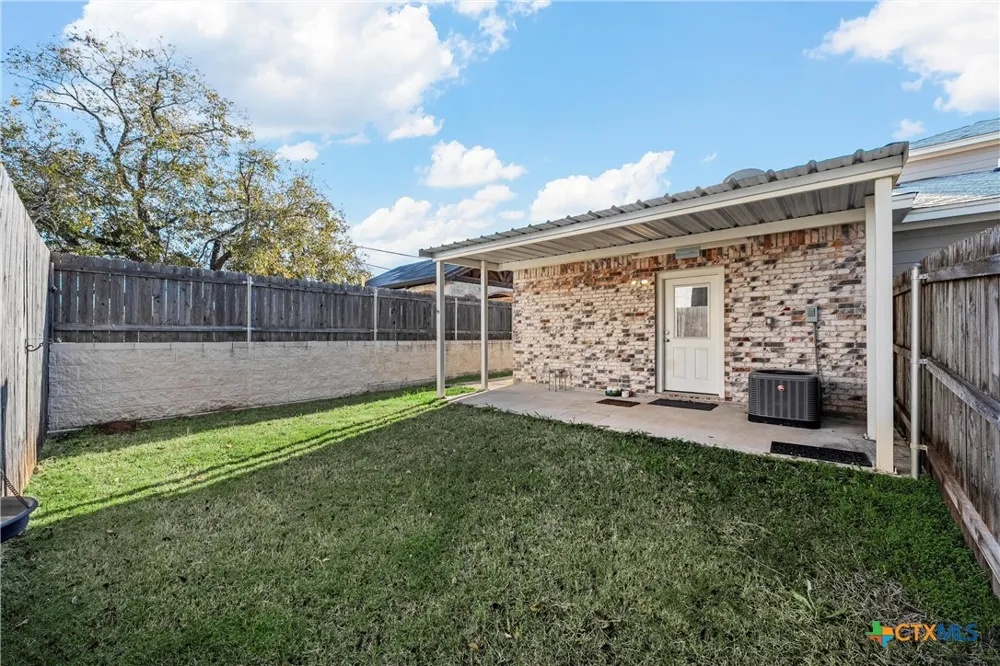 402 Spring Street McGregor, TX 76657