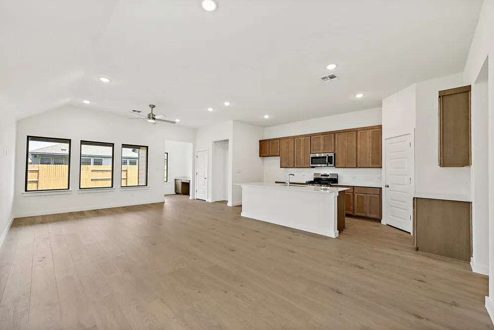 113 Malibu Hutto, TX 78634