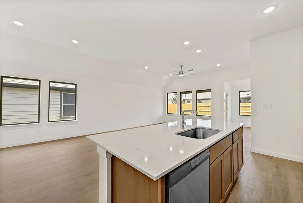 113 Malibu Hutto, TX 78634