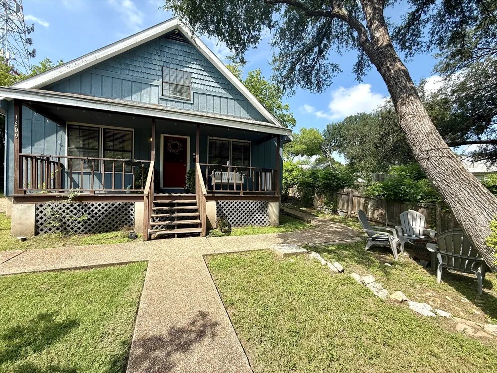 1609 W 11th Street
