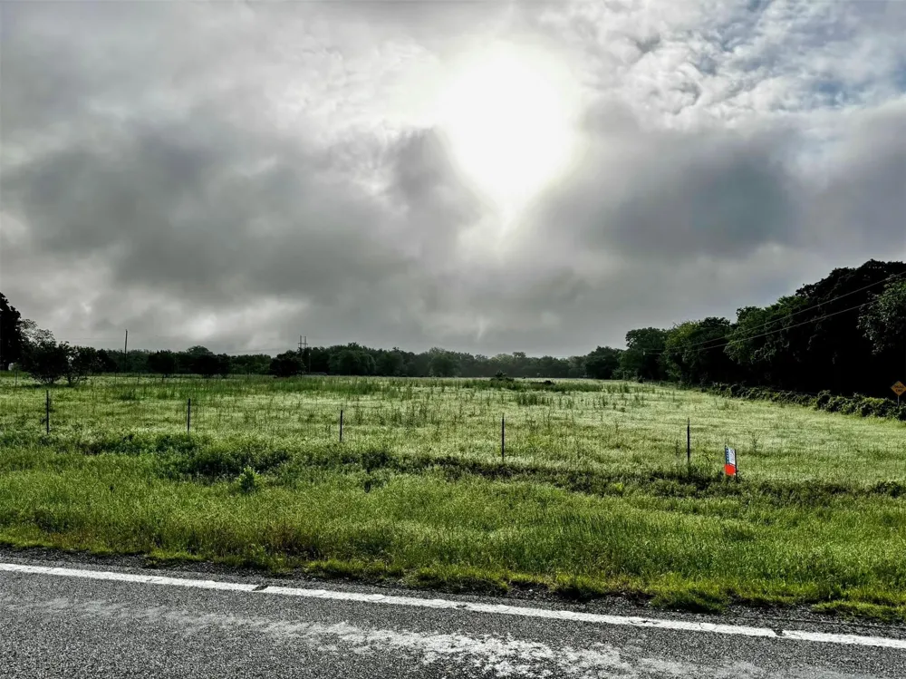 16 CR-1460 Chico, TX 76431