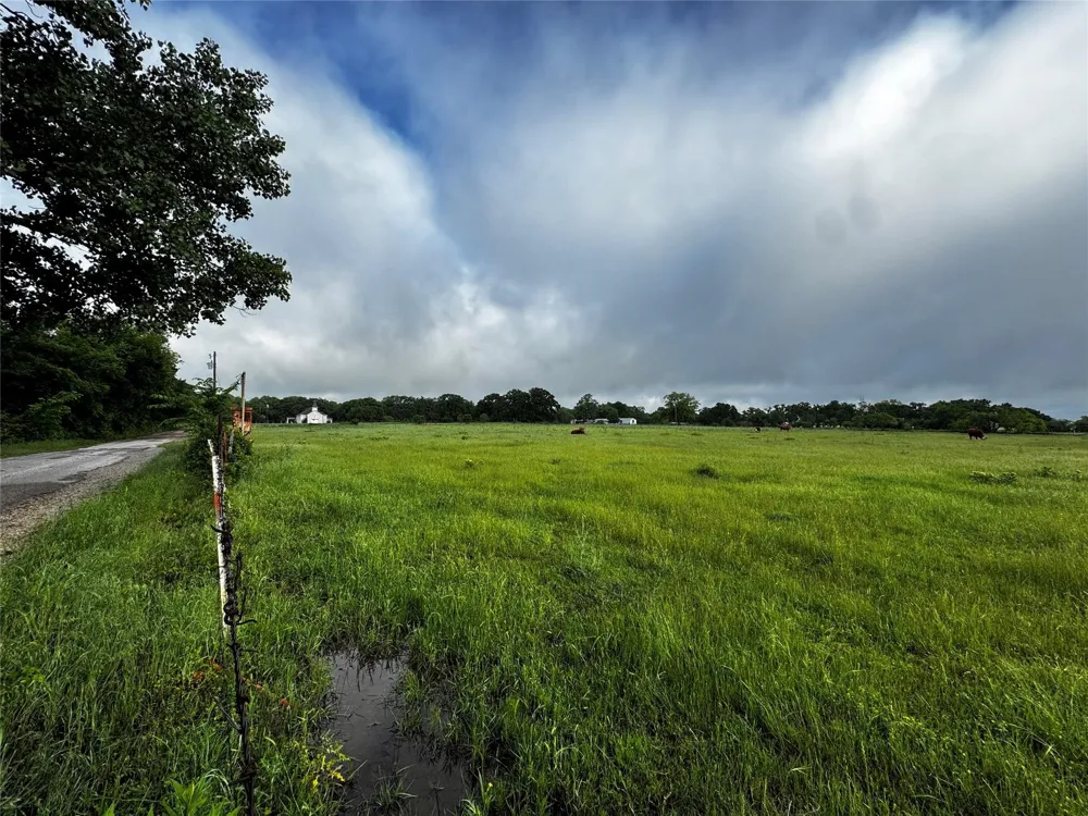 16 CR-1460 Chico, TX 76431
