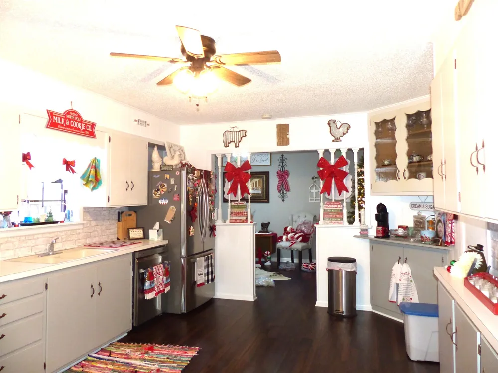 802 China Brady, TX 76825