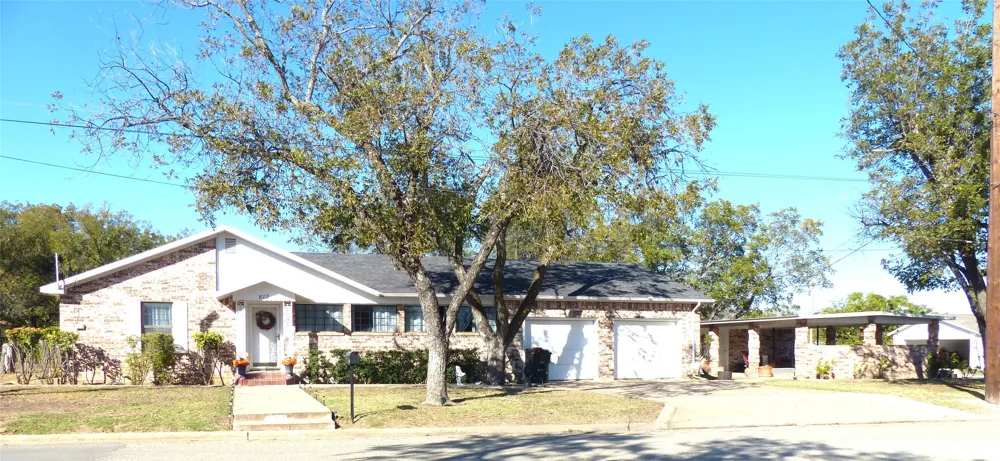 802 China Brady, TX 76825