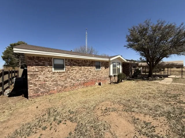 337 County Road 692 Seagraves, TX 79359