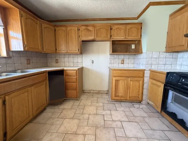 337 County Road 692 Seagraves, TX 79359
