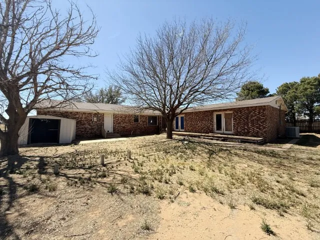 337 County Road 692 Seagraves, TX 79359