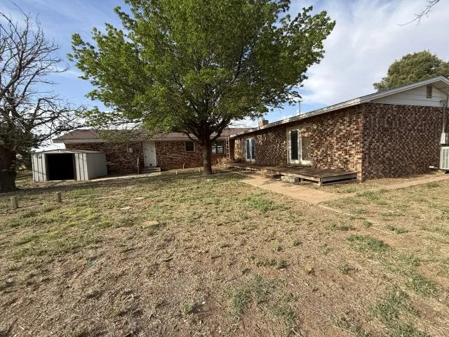 337 County Road 692 Seagraves, TX 79359