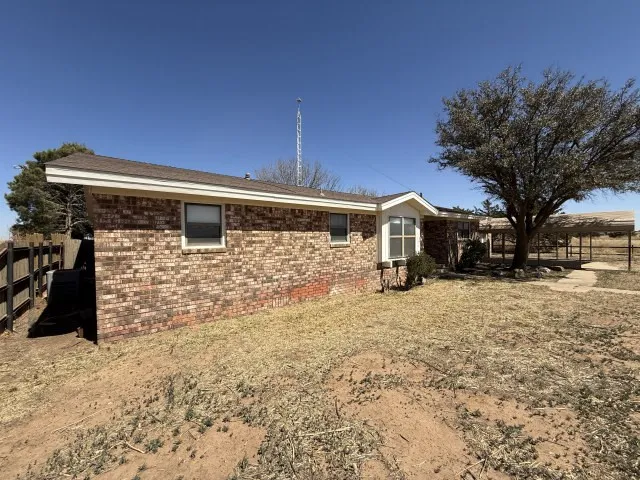 337 County Road 692 Seagraves, TX 79359