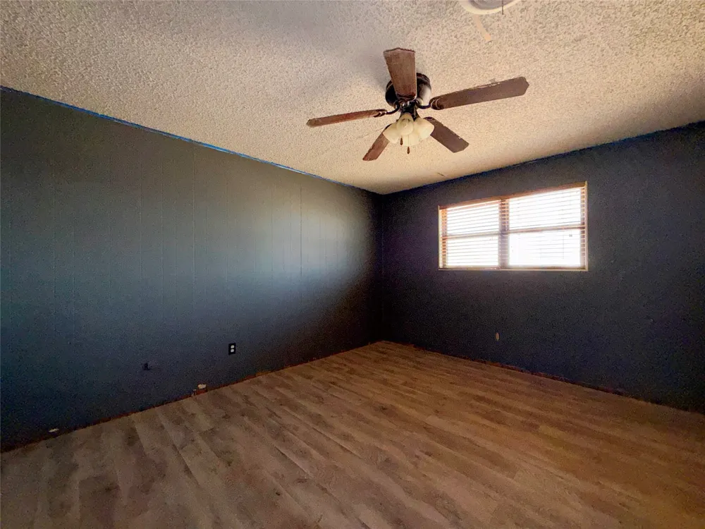 337 County Road 692 Seagraves, TX 79359