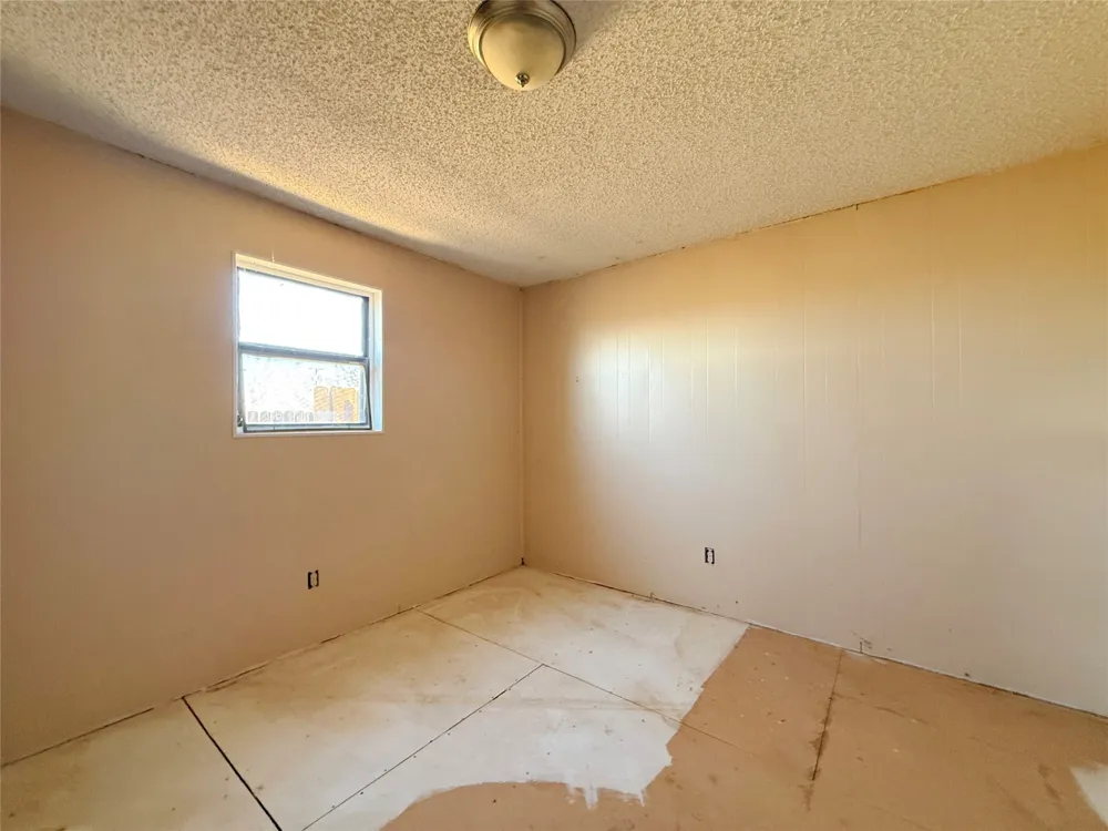 337 County Road 692 Seagraves, TX 79359