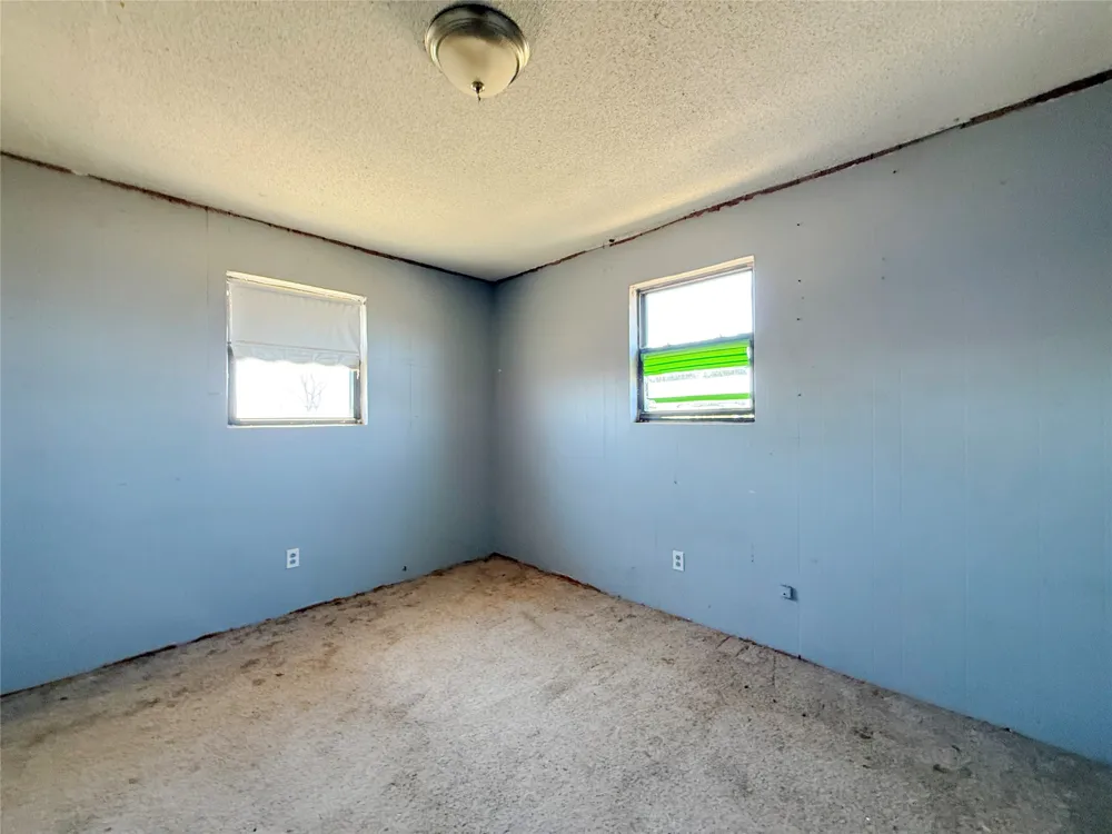 337 County Road 692 Seagraves, TX 79359
