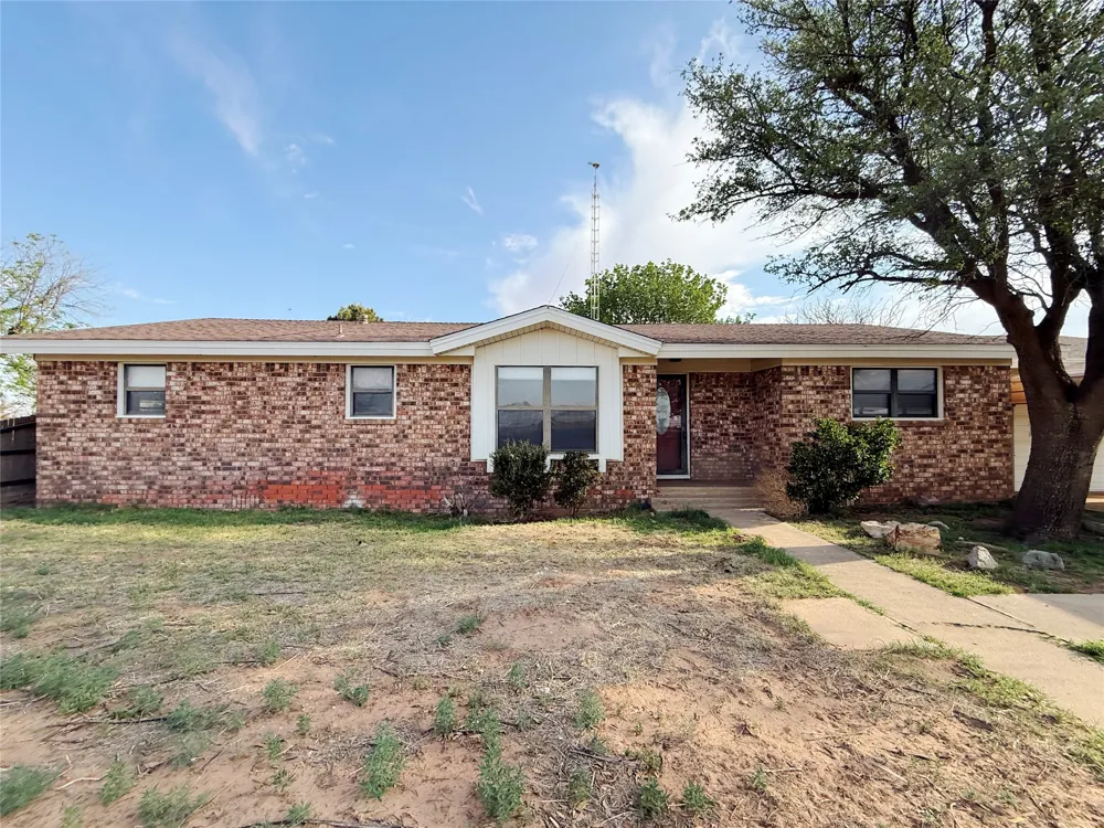 337 County Road 692 Seagraves, TX 79359
