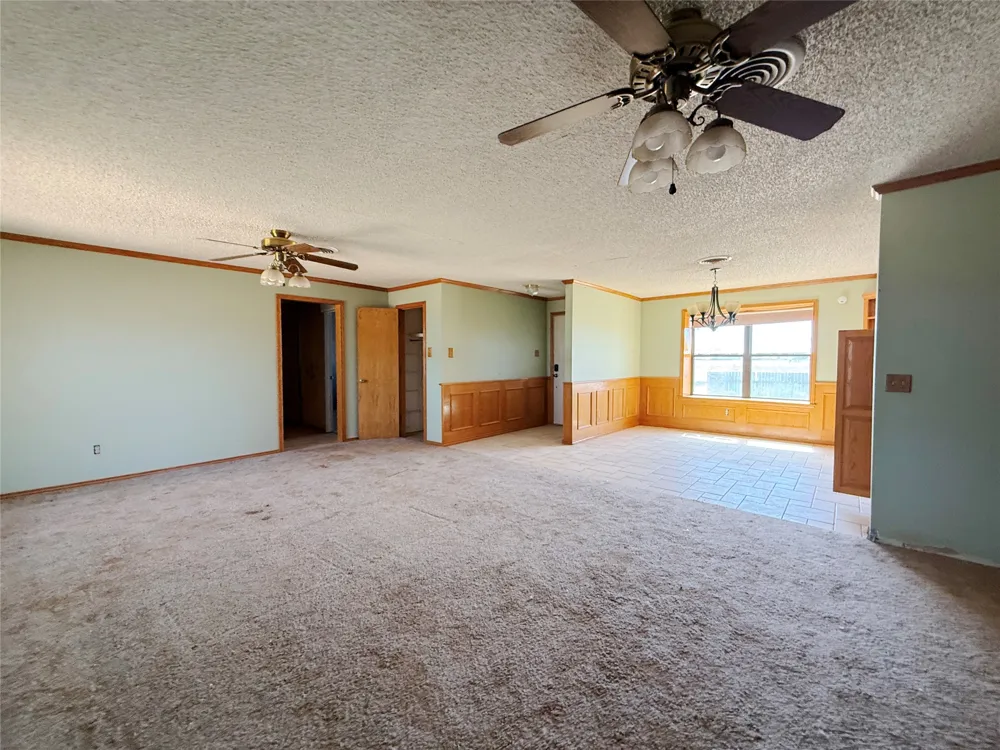 337 County Road 692 Seagraves, TX 79359