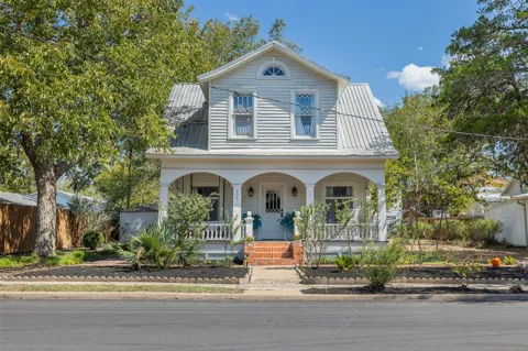 206 Rusk
