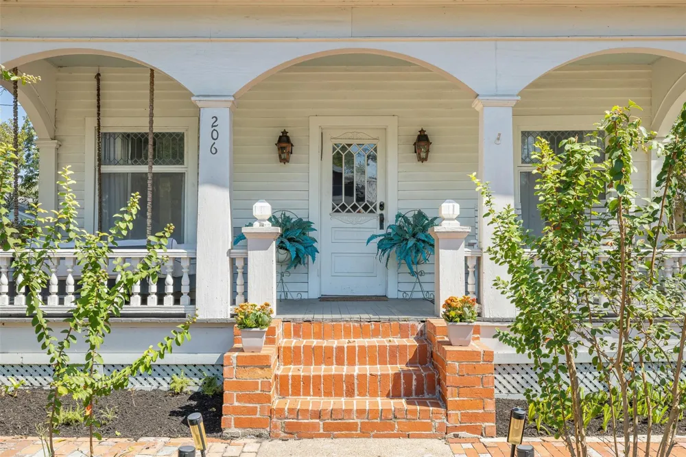 206 Rusk Fayetteville, TX 78940