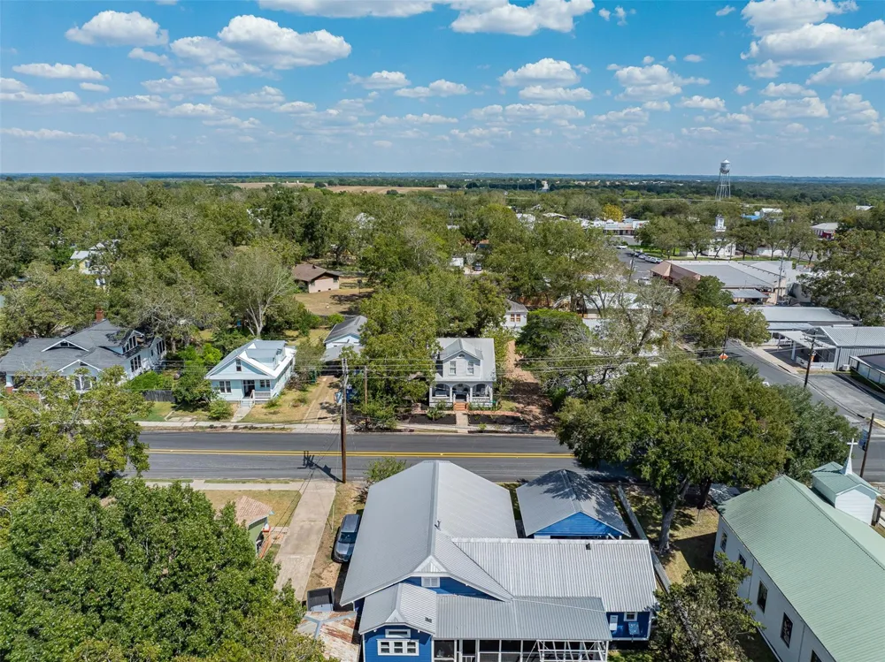 206 Rusk Fayetteville, TX 78940