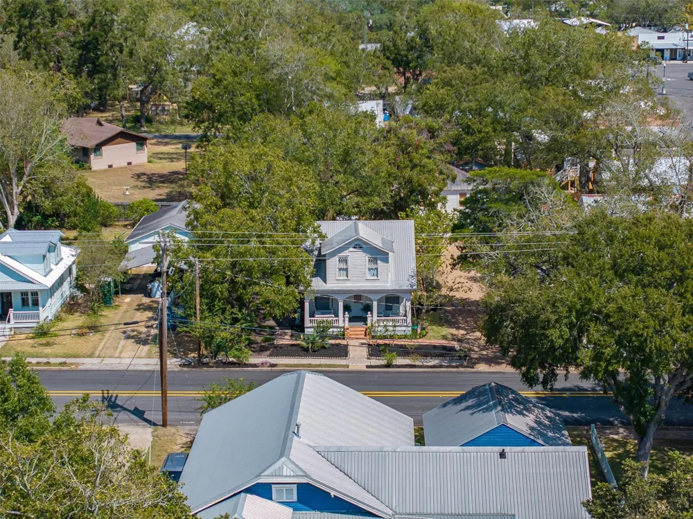 206 Rusk Fayetteville, TX 78940