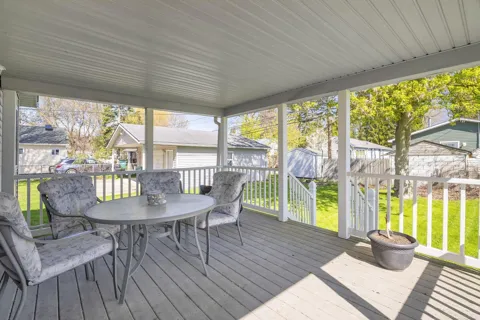 7329 Elm Road