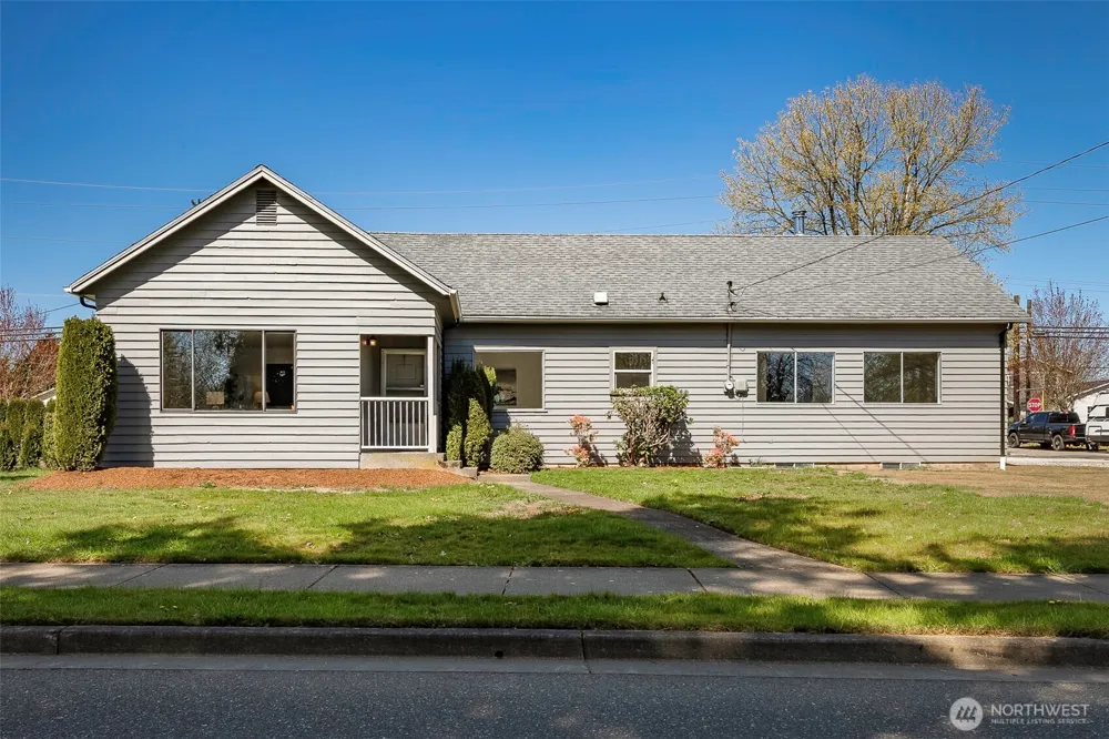 215 E Front Street Lynden, WA 98264