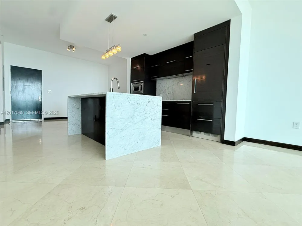 900 Biscayne Blvd #3803 Miami, FL 33132