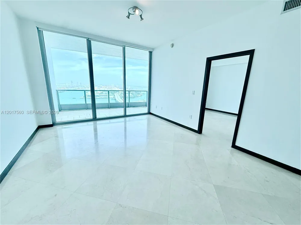 900 Biscayne Blvd #3803 Miami, FL 33132