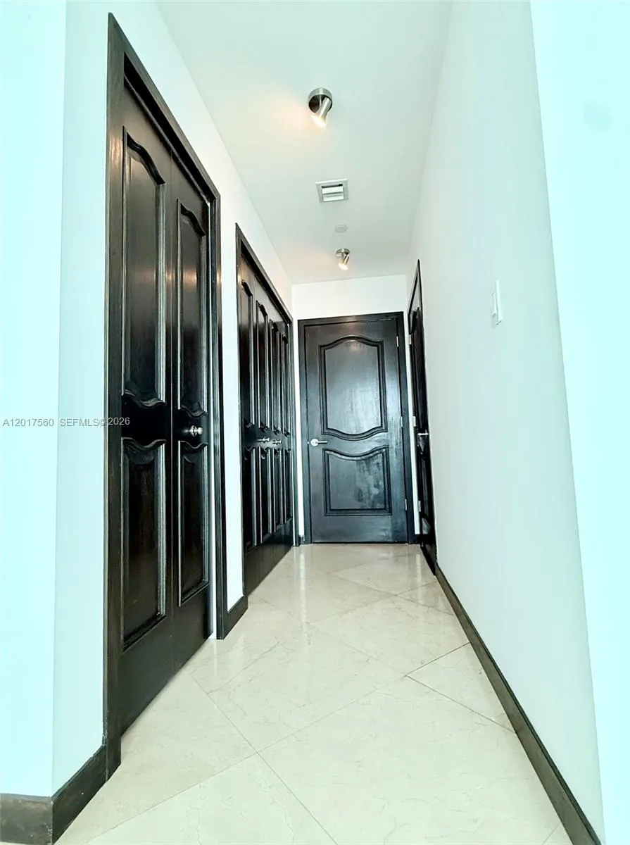 900 Biscayne Blvd #3803 Miami, FL 33132