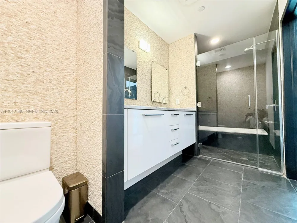 900 Biscayne Blvd #3803 Miami, FL 33132