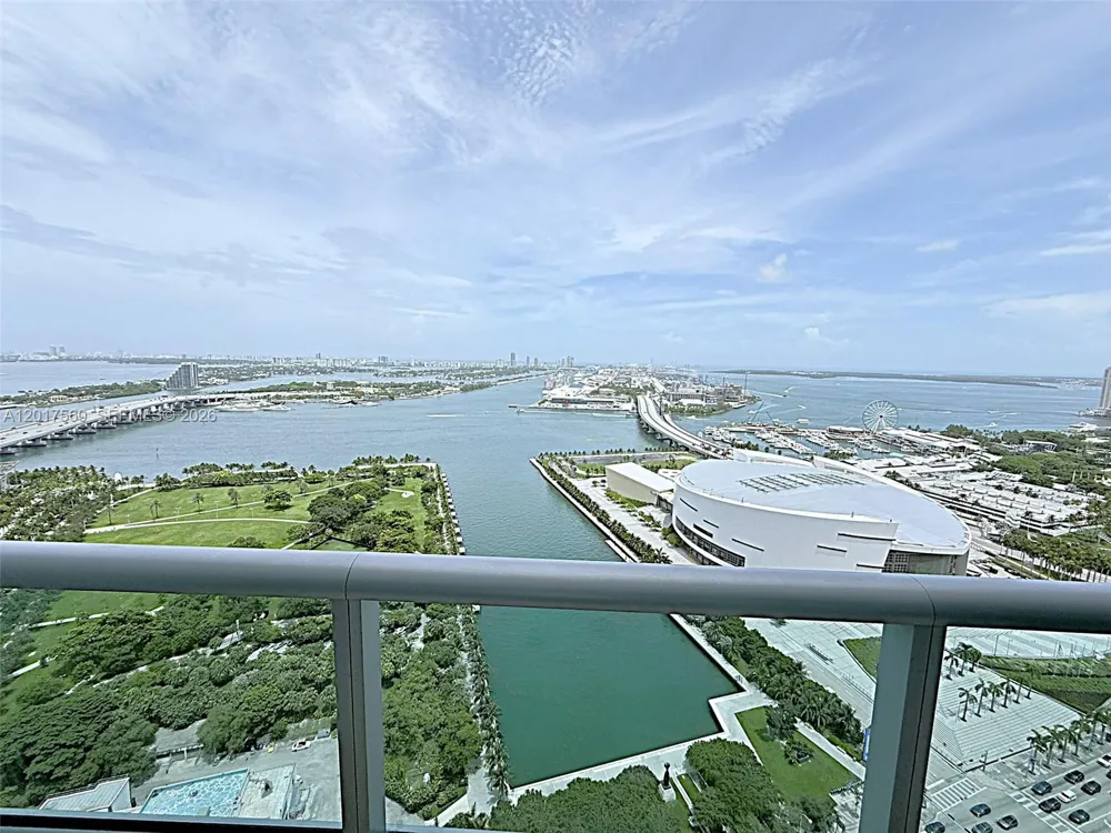 900 Biscayne Blvd #3803 Miami, FL 33132