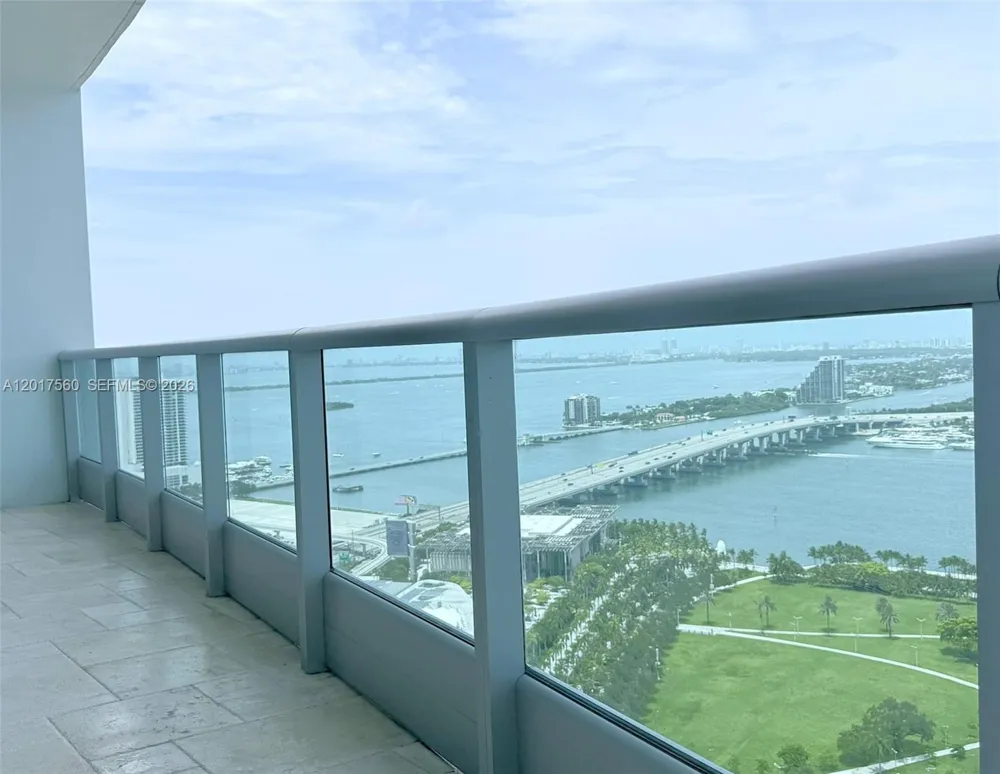 900 Biscayne Blvd #3803 Miami, FL 33132