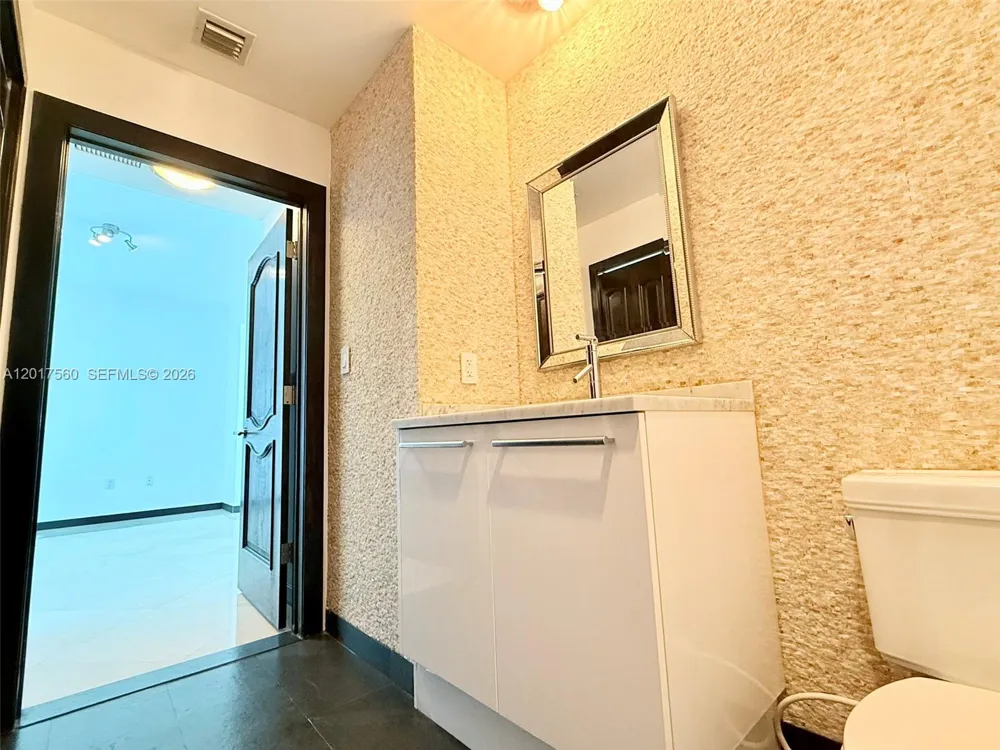 900 Biscayne Blvd #3803 Miami, FL 33132