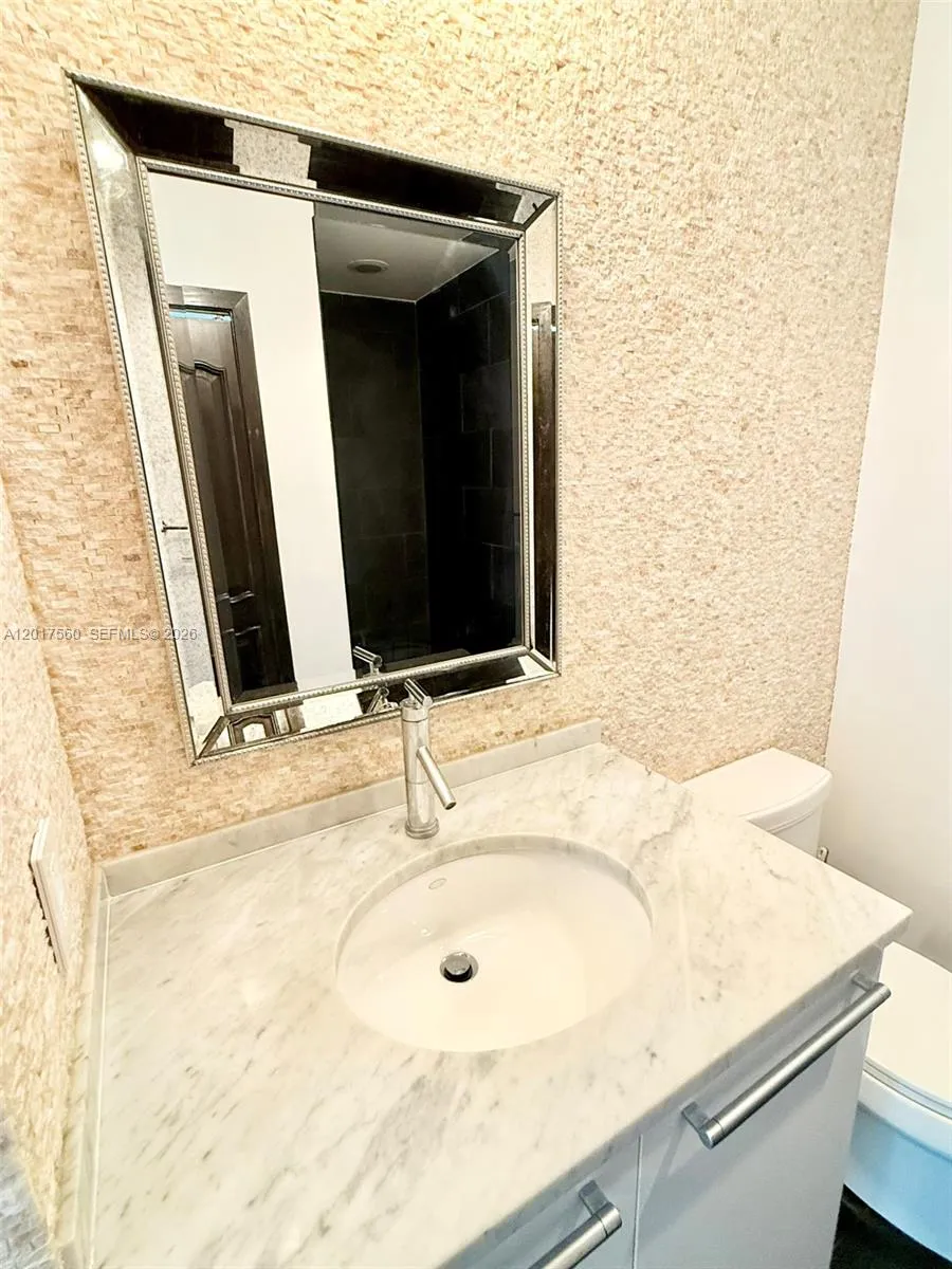900 Biscayne Blvd #3803 Miami, FL 33132