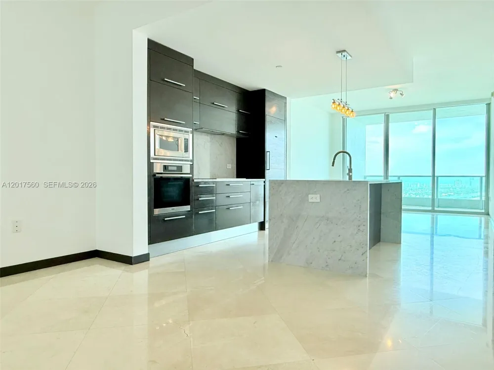 900 Biscayne Blvd #3803 Miami, FL 33132