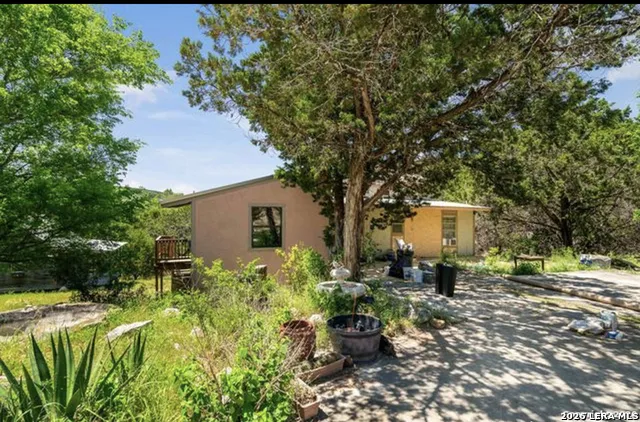 1103 Rockmoor Canyon Lake, TX 78133