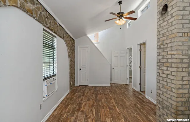 1103 Rockmoor Canyon Lake, TX 78133