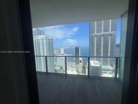 1010 Brickell Ave #3704
