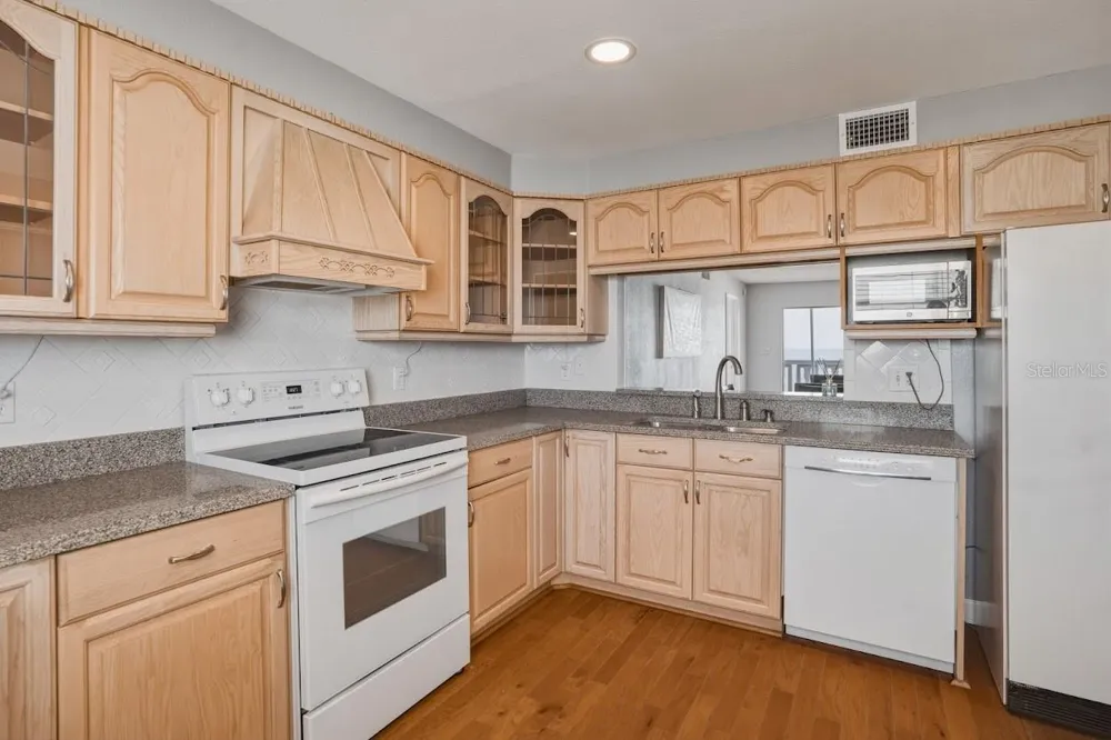 403 GULF WAY #601 St Pete Beach, FL 33706