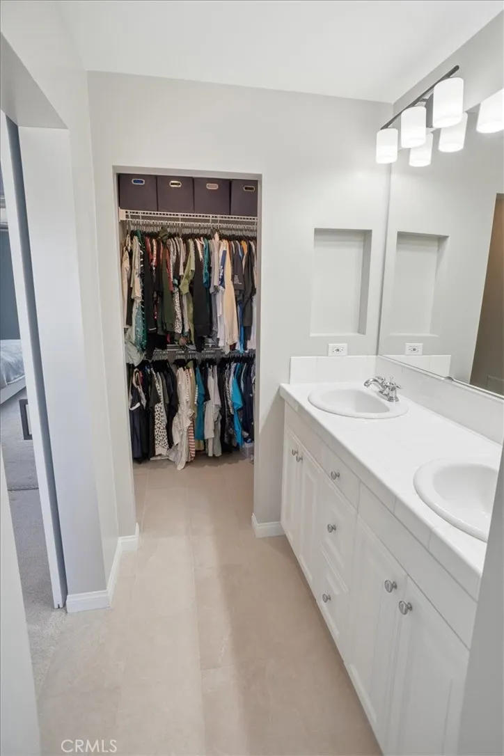28475 Santa Rosa Saugus, CA 91350