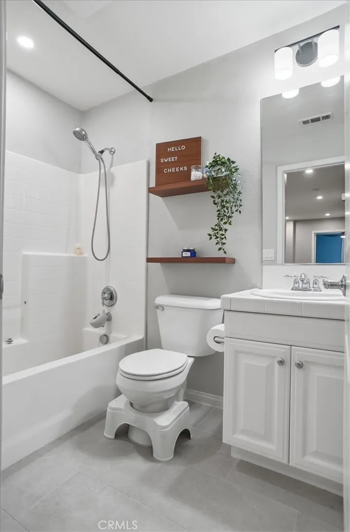 28475 Santa Rosa Saugus, CA 91350